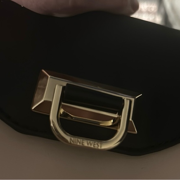 nine west two toned bag - Picture 2 of 2